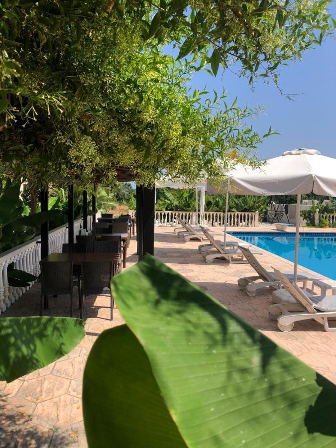 Club Alda Hotel Lapithos  Eksteriør billede