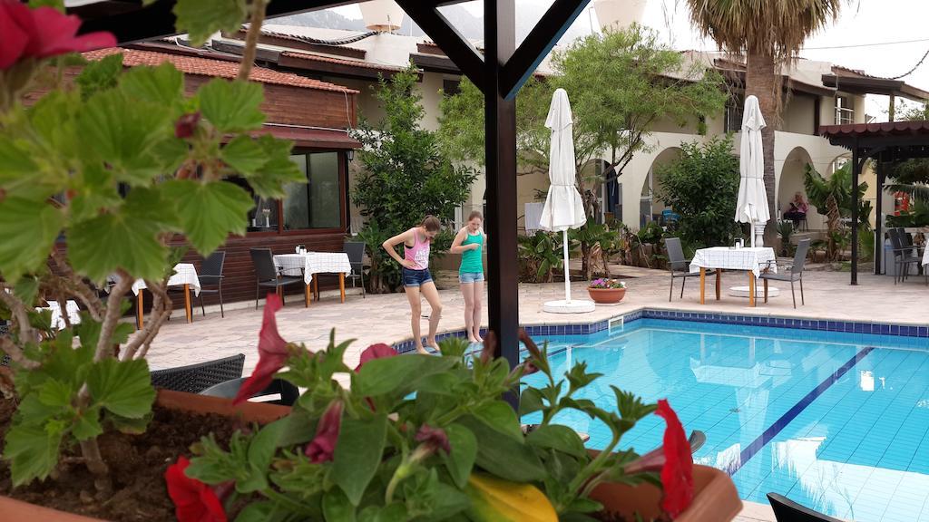 Club Alda Hotel Lapithos  Eksteriør billede