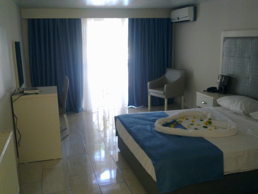 Club Alda Hotel Lapithos  Værelse billede