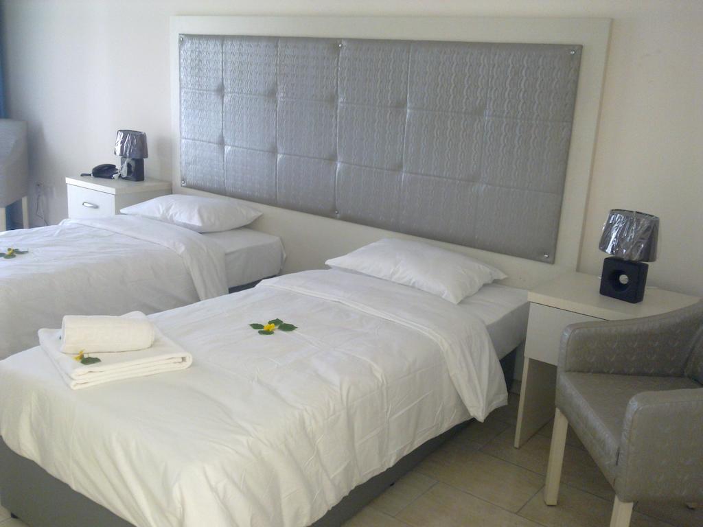 Club Alda Hotel Lapithos  Eksteriør billede
