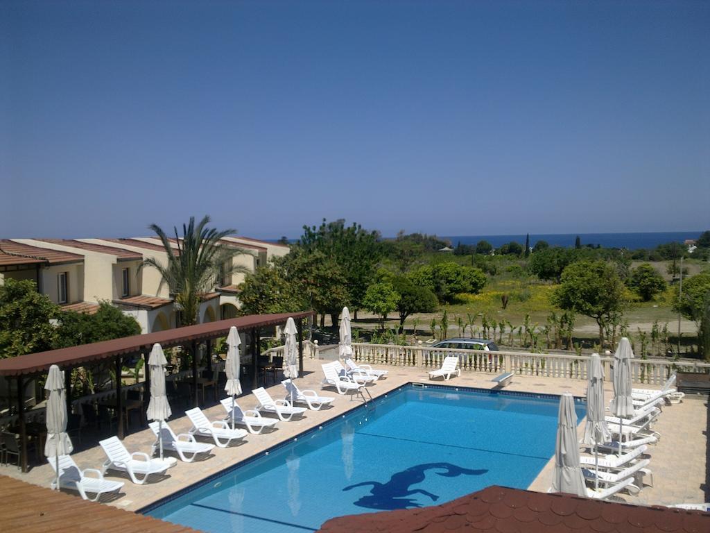 Club Alda Hotel Lapithos  Eksteriør billede