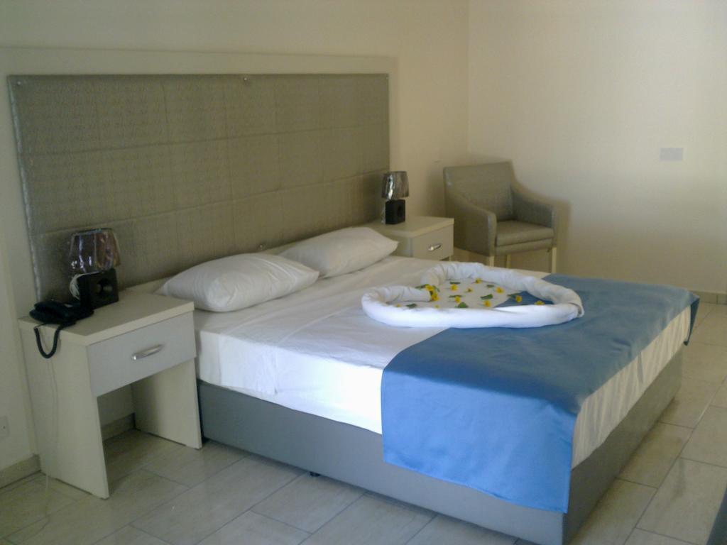 Club Alda Hotel Lapithos  Værelse billede
