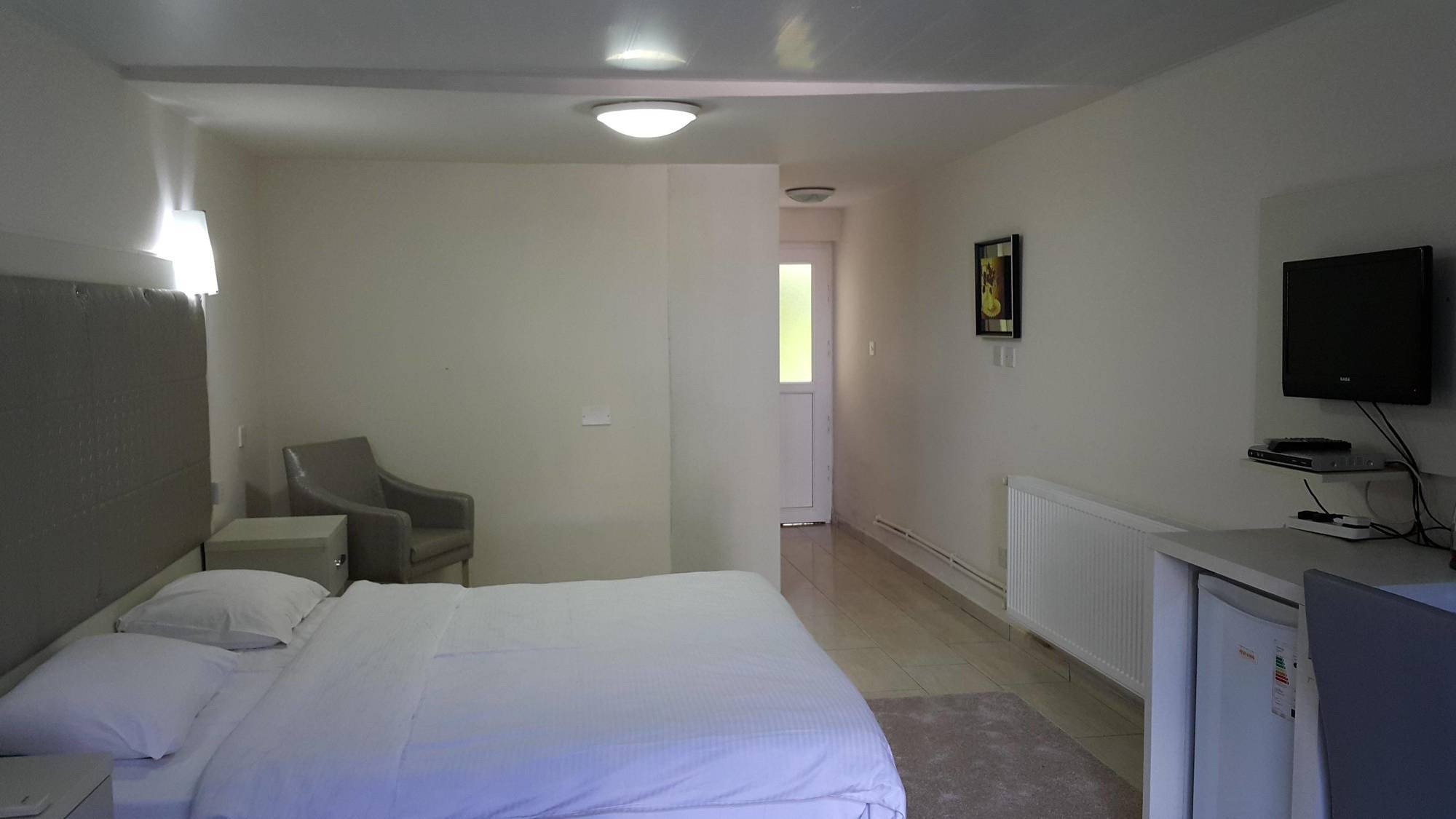 Club Alda Hotel Lapithos  Eksteriør billede